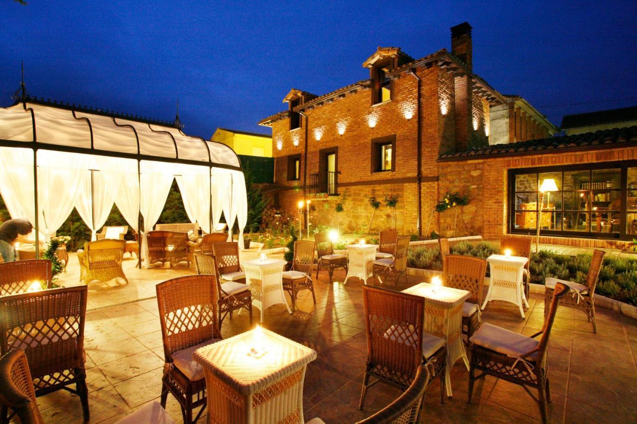 Hotel Boutique Real Casona De Las Amas Azofra Exteriör bild
