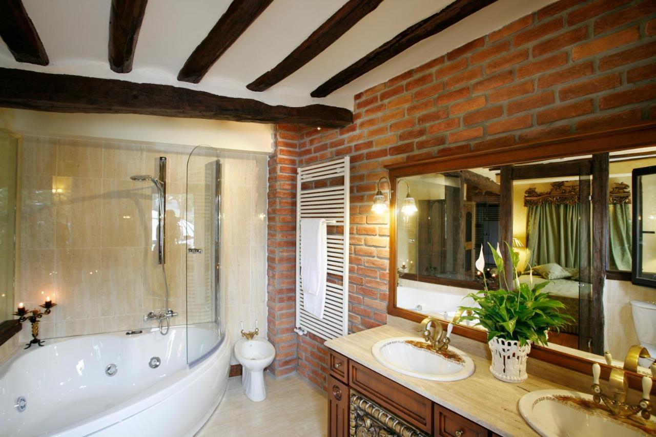 Hotel Boutique Real Casona De Las Amas Azofra Exteriör bild