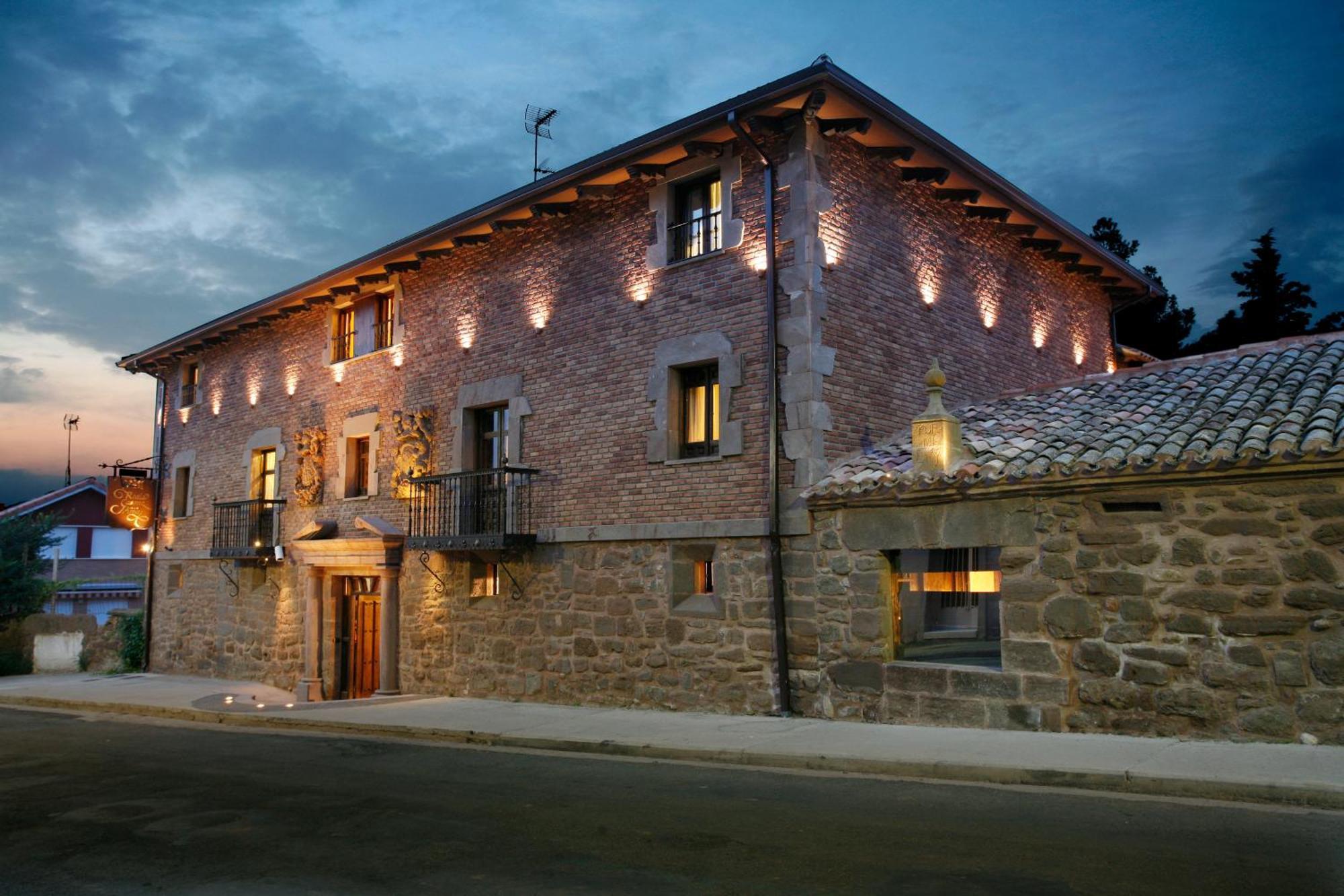 Hotel Boutique Real Casona De Las Amas Azofra Exteriör bild