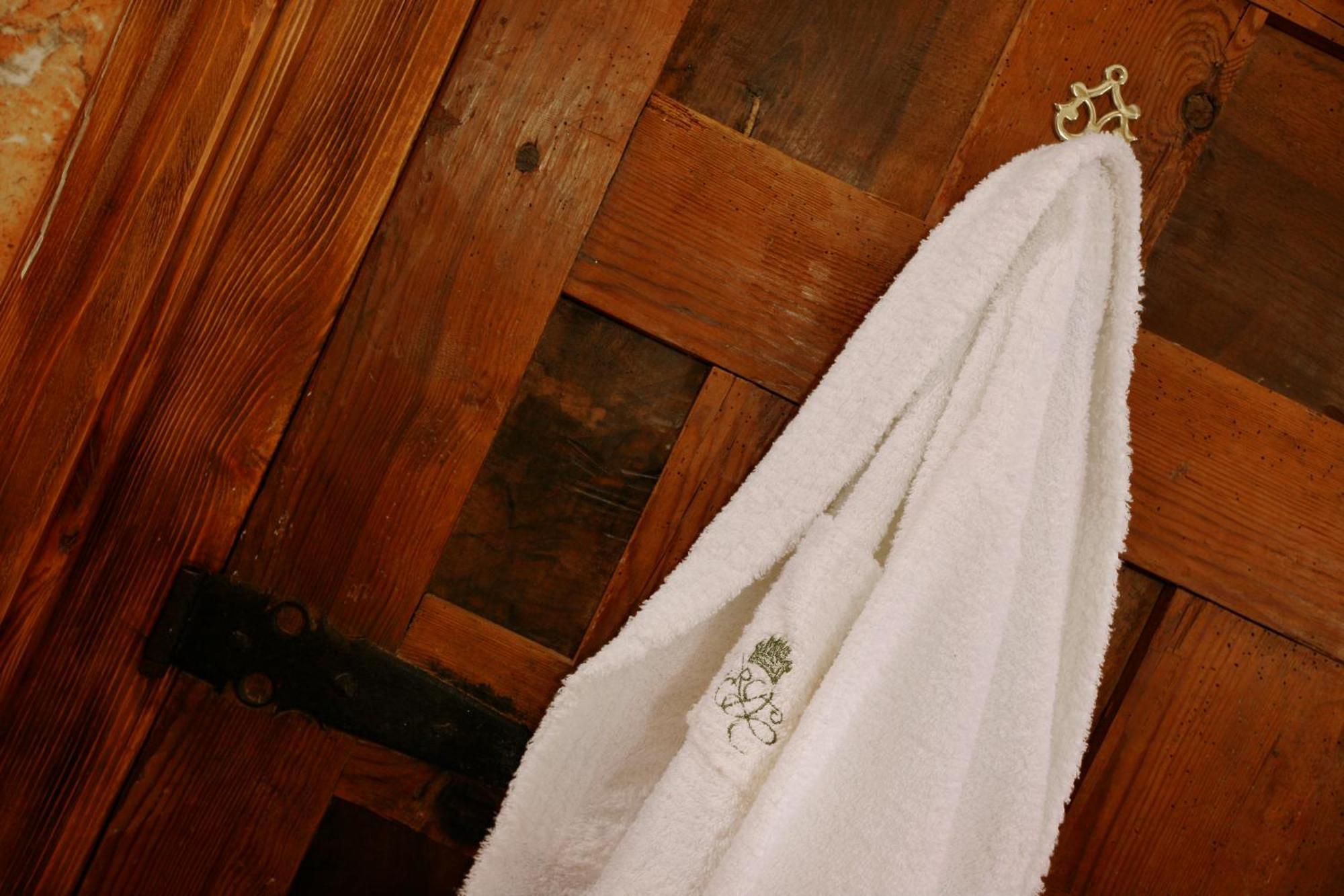 Hotel Boutique Real Casona De Las Amas Azofra Exteriör bild