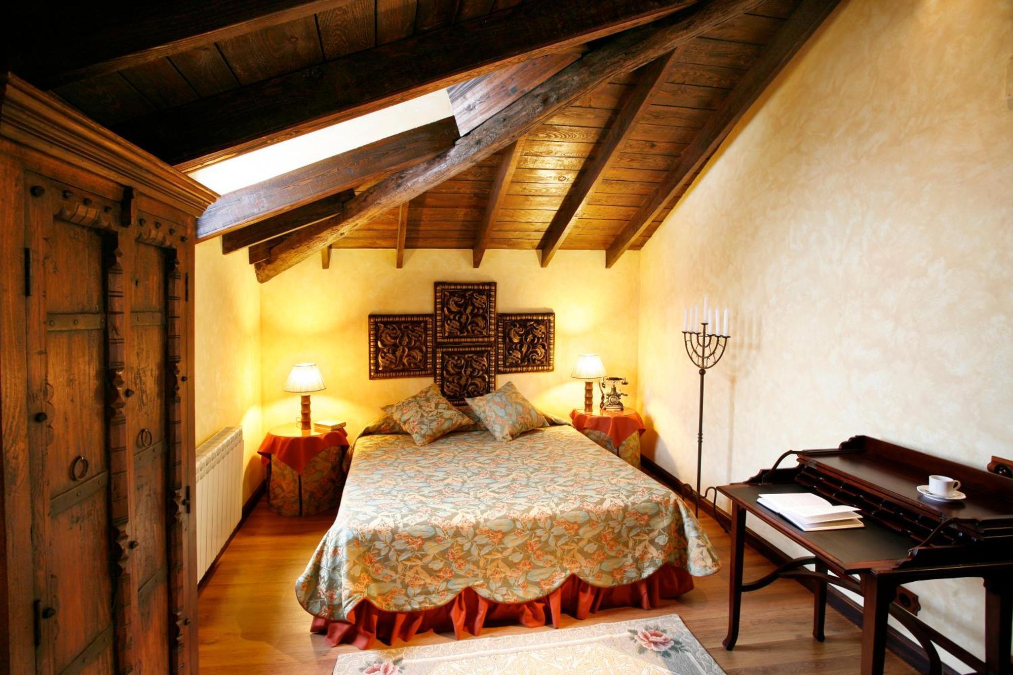 Hotel Boutique Real Casona De Las Amas Azofra Exteriör bild