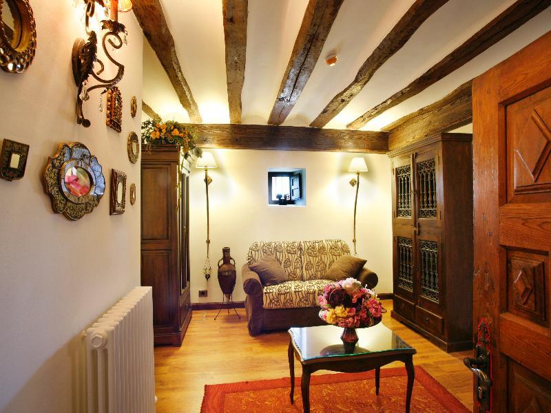 Hotel Boutique Real Casona De Las Amas Azofra Exteriör bild