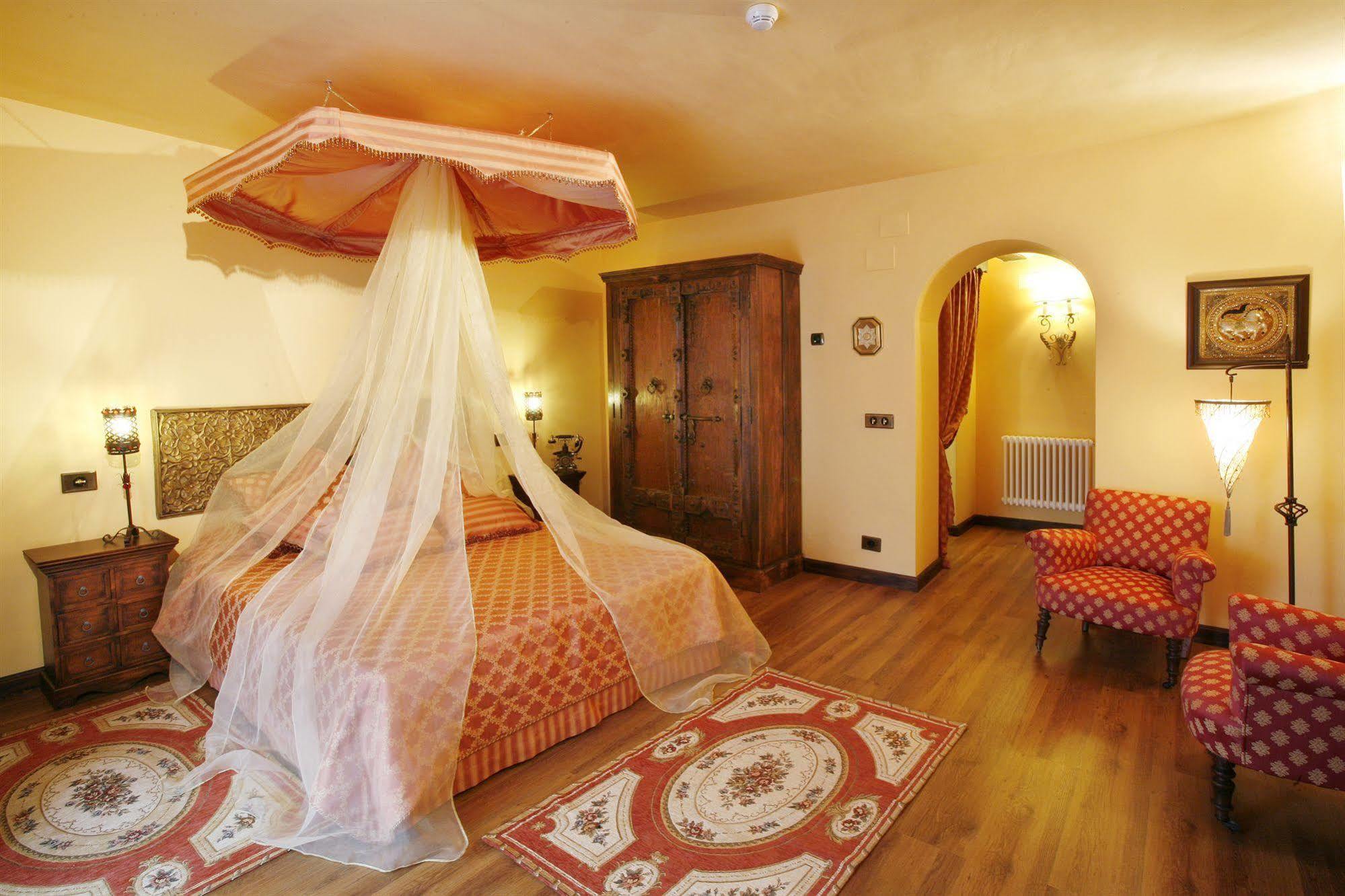 Hotel Boutique Real Casona De Las Amas Azofra Rum bild