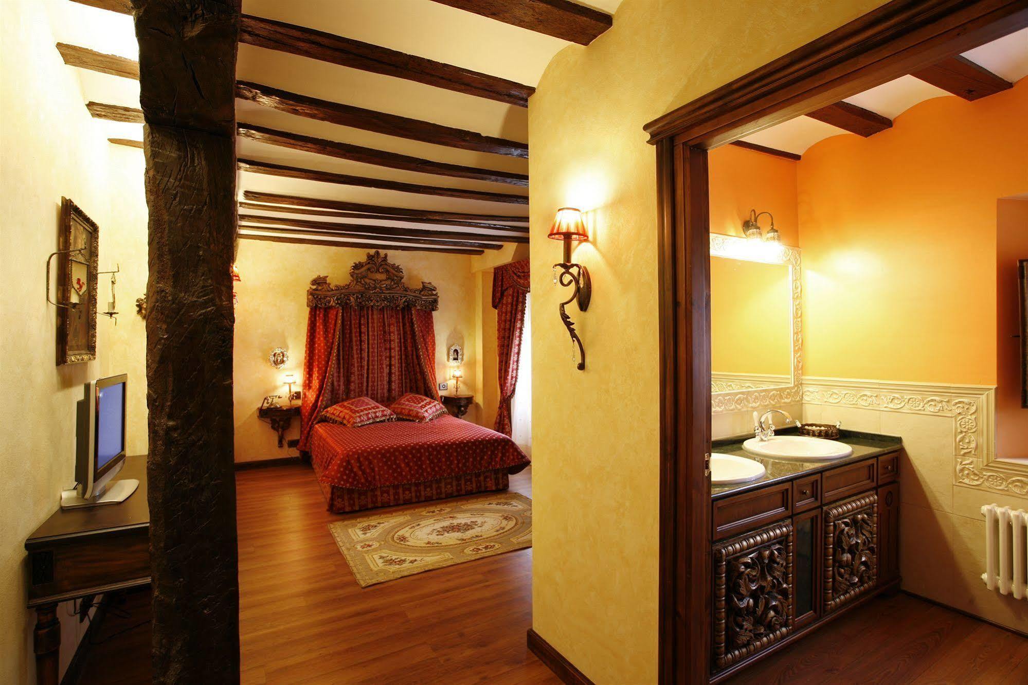 Hotel Boutique Real Casona De Las Amas Azofra Rum bild